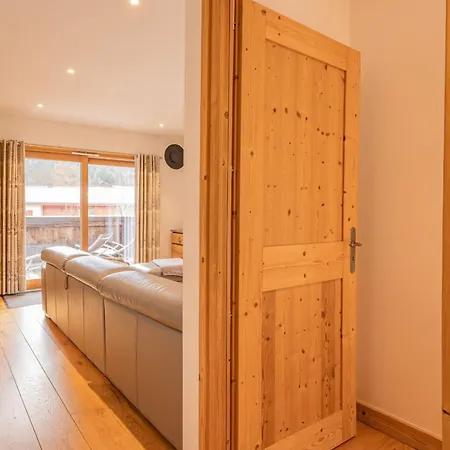 Grand Paradis- Modern 3 Bedroom With Spectacular Views *